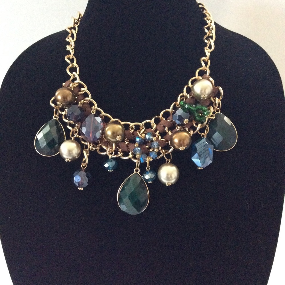 NEW statement necklace - Picture 3 of 4